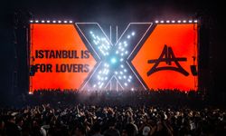 ADRIATIQUE “X” İLE İSTANBUL’U SALLADI! 10 BİN KİŞİLİK DEV AÇIKHAVA ŞOVU NEFES KESTİ