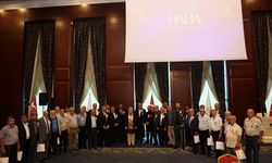 Babalar Günü dolayısıyla AK Parti'de şehit babaları ve gaziler ağırlandı