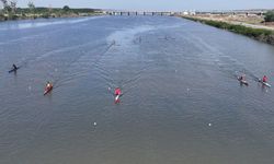 Meriç Nehri parkuruna Afrikalı ve Güney Amerikalı kanoculardan tam not