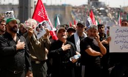 ABD-İsrail saldırılarında hayatını kaybeden Hamaney'e veda törenine katılanlar 'birlik' mesajı verdi