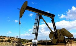 ABD/İsrail-İran savaşında 126 doları aşan Brent ilk yarıyı zirvesinin yüzde 42 altında kapattı