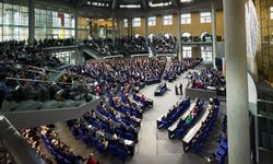 Almanya'da hükümet, ekonomik reform paketini kamuoyuyla paylaştı