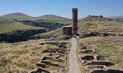 Ani'de Selçuklu Çarşısı'ndaki kazılarda 5 büyük küplü erzak deposuna ulaşıldı