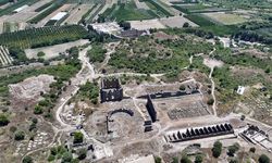 Aspendos'un yaklaşık 2 bin yıllık ana caddesi yeniden hayat buldu