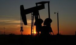 Petrol fiyatları, ABD'nin İran'a yönelik saldırıları ve İran'ın misillemeleriyle yaklaşık yüzde 5 arttı