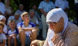 Srebrenitsa Soykırımı kurbanlarının cenazeleri, Saraybosna'dan Potoçari Anıt Mezarlığı'na uğurlandı