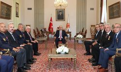 TBMM Başkanı Kurtulmuş'tan 15 Temmuz gazilerine 'Teşekkür Beratı' takdimi