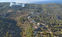 Antalya'nın Kaş ilçesinde çıkan orman yangınına müdahale ediliyor
