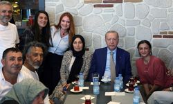 Cumhurbaşkanı Erdoğan, Üsküdar'da esnafı ziyaret etti