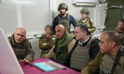 İsrail'de Savunma Bakanı ile ordu komuta kademesi arasında görevden alma krizi
