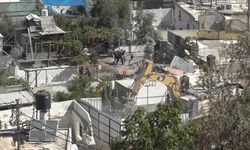 İsrail güçleri Kudüs'te Filistinlilere ait bir ev ile tarım amaçlı kullanılan yapıyı yıktı