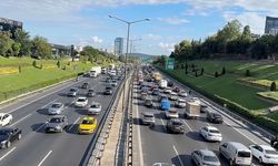 İstanbul'da uyum haftası ve ilk iş gününde trafik yoğunluğu