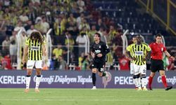Süper Lig'de sezonun ilk derbisi Beşiktaş'ın Fenerbahçe'ye 2-1 üstünlüğü ile sona erdi