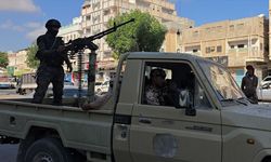 Yemen'in başkenti Sana'da Husilerin İHA'ları hedef almasının ardından patlama sesleri duyuldu