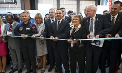Bakan Kacır, 77. Uluslararası Uzay Kongresi kapsamında fuar alanının açılışını yaptı