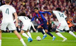Barcelona ve Manchester City ilk mağlubiyetlerini yaşadığı haftada zirveye tutundu
