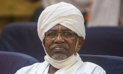 Eski Sudan Cumhurbaşkanı Beşir'in ailesi, Beşir'in yurt dışında tedavi görmesini istiyor