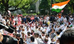 Hindistan'da seçmen listelerine yönelik protesto öncesinde güvenlik önlemleri artırıldı