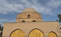 İran'da Selçuklu mirası Urumiye Ulu Camii ihtişamını koruyor