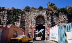İstanbul'un ilk kuşatmasında sahabelerin şehit düştüğü kapı