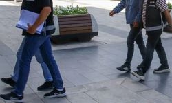 İzmir merkezli yasa dışı bahis operasyonunda 32 şüpheli yakalandı