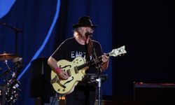 Kanadalı müzisyen Neil Young, şarkısını mitinginde kullanan Trump'a dava açtı