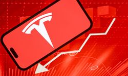 Tesla'nın arabası uçuyor, hissesi düşüyor