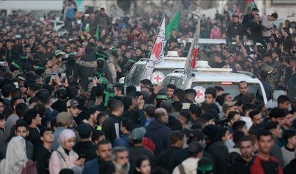 İsrail: Hamas 4 esiri serbest bıraktı