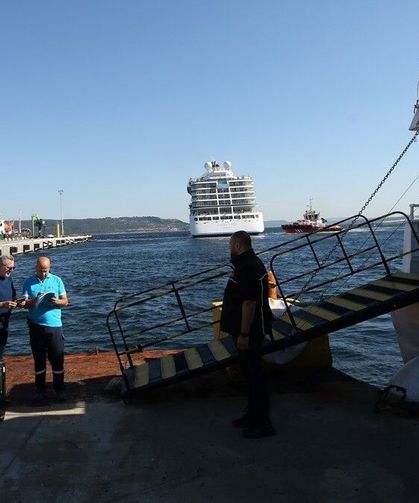 Çanakkale-Limni Adası feribot seferleri başladı