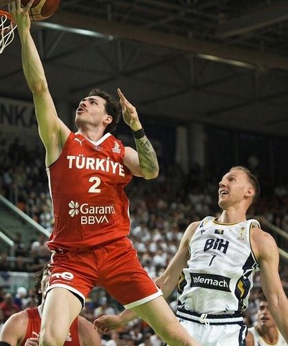 A Milli Erkek Basketbol Takımı Bosna Hersek'i 82-75 yendi
