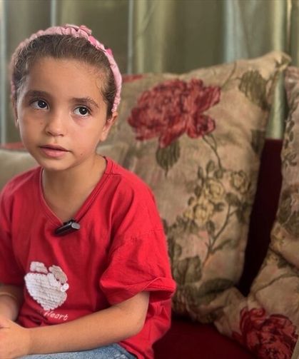 Gazze'de çektiği videolarla annesi için yardım isteyen 3 yaşındaki Cumane: Annem cennete gitti, hepinize küstüm