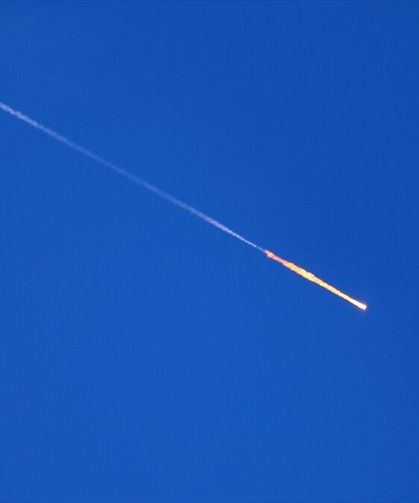 BAE, İran'ın Hürmüz Boğazı'nda bir gemisini füzeyle hedef aldığını duyurdu