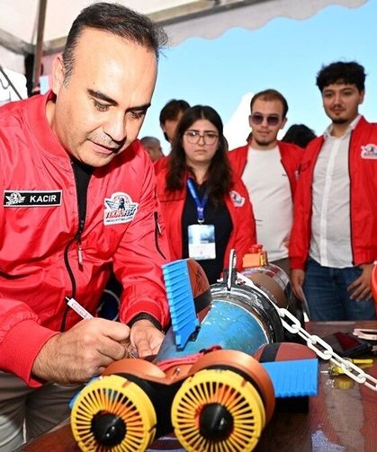 Bakan Kacır: Türkiye Yüzyılı'nı mavi vatanda da inşa edeceğiz