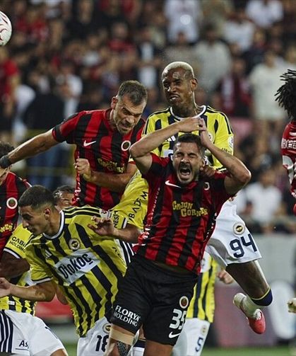 Gençlerbirliği Fenerbahçe'yi 2-1 mağlup etti