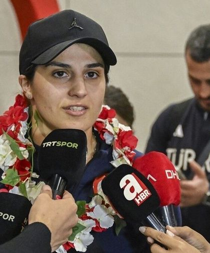 2026 Avrupa Boks Şampiyonası'nda 10 madalya kazanan milli boksörler yurda döndü