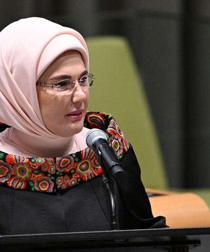 Emine Erdoğan: Okyanuslar nefes alamıyor, şehirler atıklarıyla mücadele edemiyor