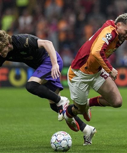Barcelona'ya 4-1 yenilen Galatasaray, 'Devler Ligi'nde puanla tanışamadı