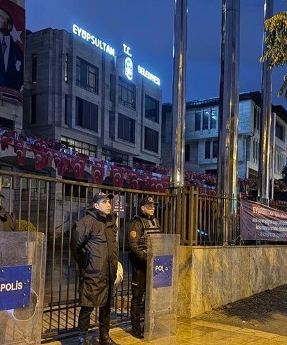 Eyüpsultan Belediye Başkanı Özmen'in de aralarında olduğu 28 şüpheli gözaltına alındı