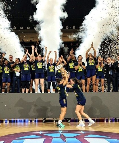 Fenerbahçe Tarfin FIBA Kadınlar Süper Kupa'nın sahibi oldu