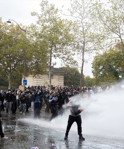 Fransa'da lise eylemlerinde polis ve jandarma şiddetine ilişkin 83 soruşturma açıldı