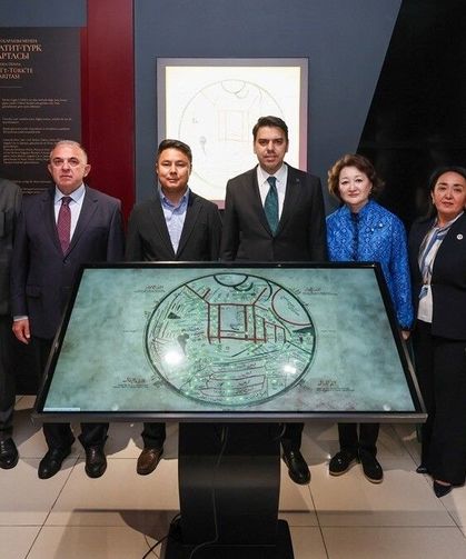 Kaşgarlı Mahmud'un eseri 'Divanu Lugati't-Türk'ün kalıcı sergisi, Kırgızistan'da açıldı