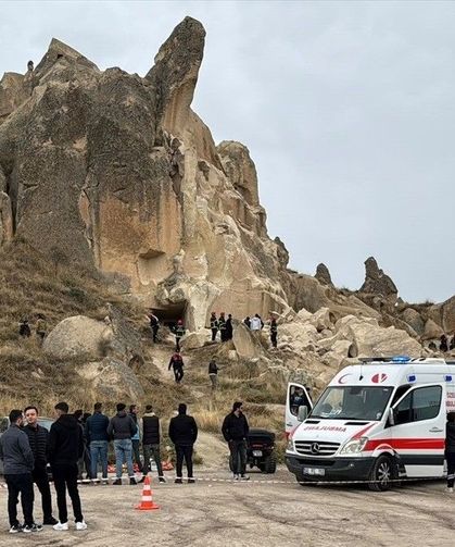 Nevşehir'de peribacasından kopan kaya parçalarının altında kalan 2 kişi hayatını kaybetti