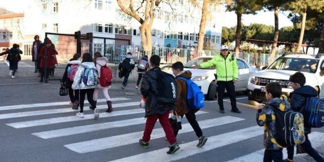 İçişleri Bakanlığından okul ve öğrenci yurtları çevreleri ile servis araçlarına yönelik denetim