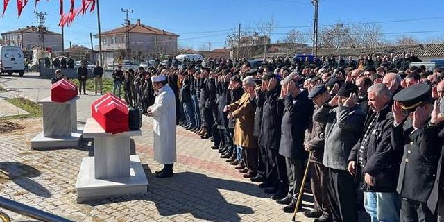 Depremde hayatını kaybeden polis memuru ile kızının cenazeleri Edirne'de toprağa verildi