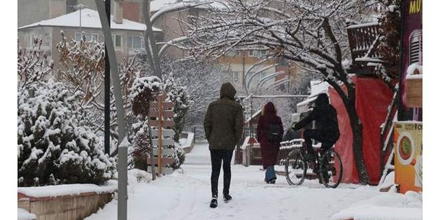 Sivas'ta kar nedeniyle 48 köy yolu ulaşıma kapandı