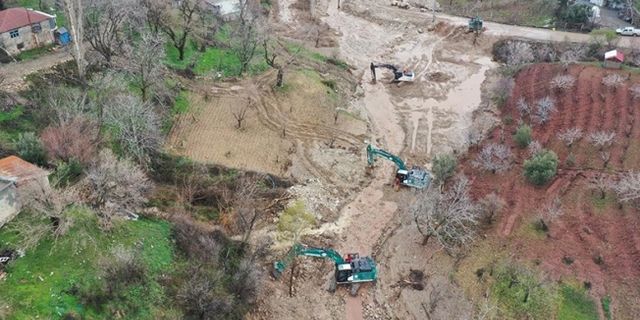 Adıyaman'da selde kaybolan iki kişiye ait bazı eşyalar bulundu