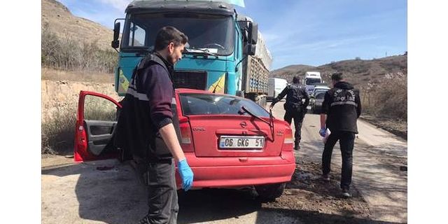 Ankara'da otomobille tırın çarpıştığı kazada 1 kişi hayatını kaybetti