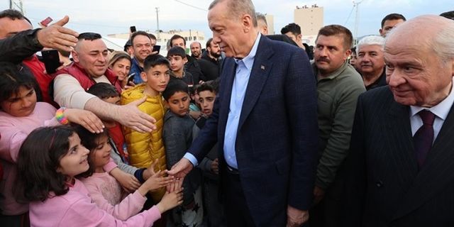 Cumhurbaşkanı Erdoğan Kırıkhan, Samandağ ve Defne'de depremzedeleri ziyaret etti