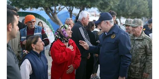 Milli Savunma Bakanı Akar, Arsuz'daki çalışmaları inceledi