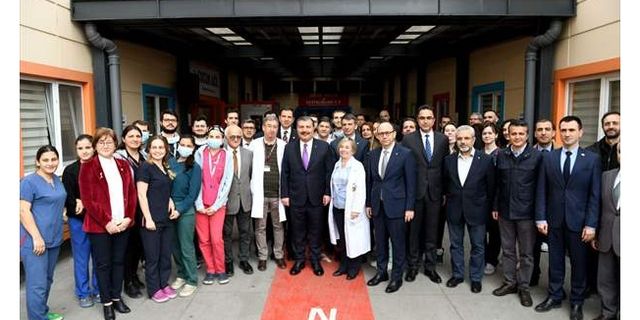 Sağlık Bakanı Koca, İstanbul'daki kamu hastanelerinin başhekimleriyle bir araya geldi
